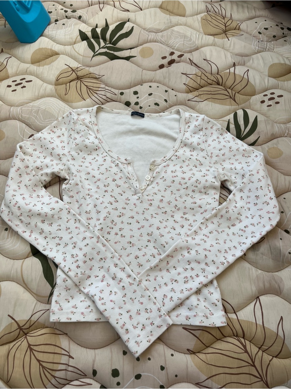 Brandy Melville Cream Long-Sleeve Henley with Pink Floral Print